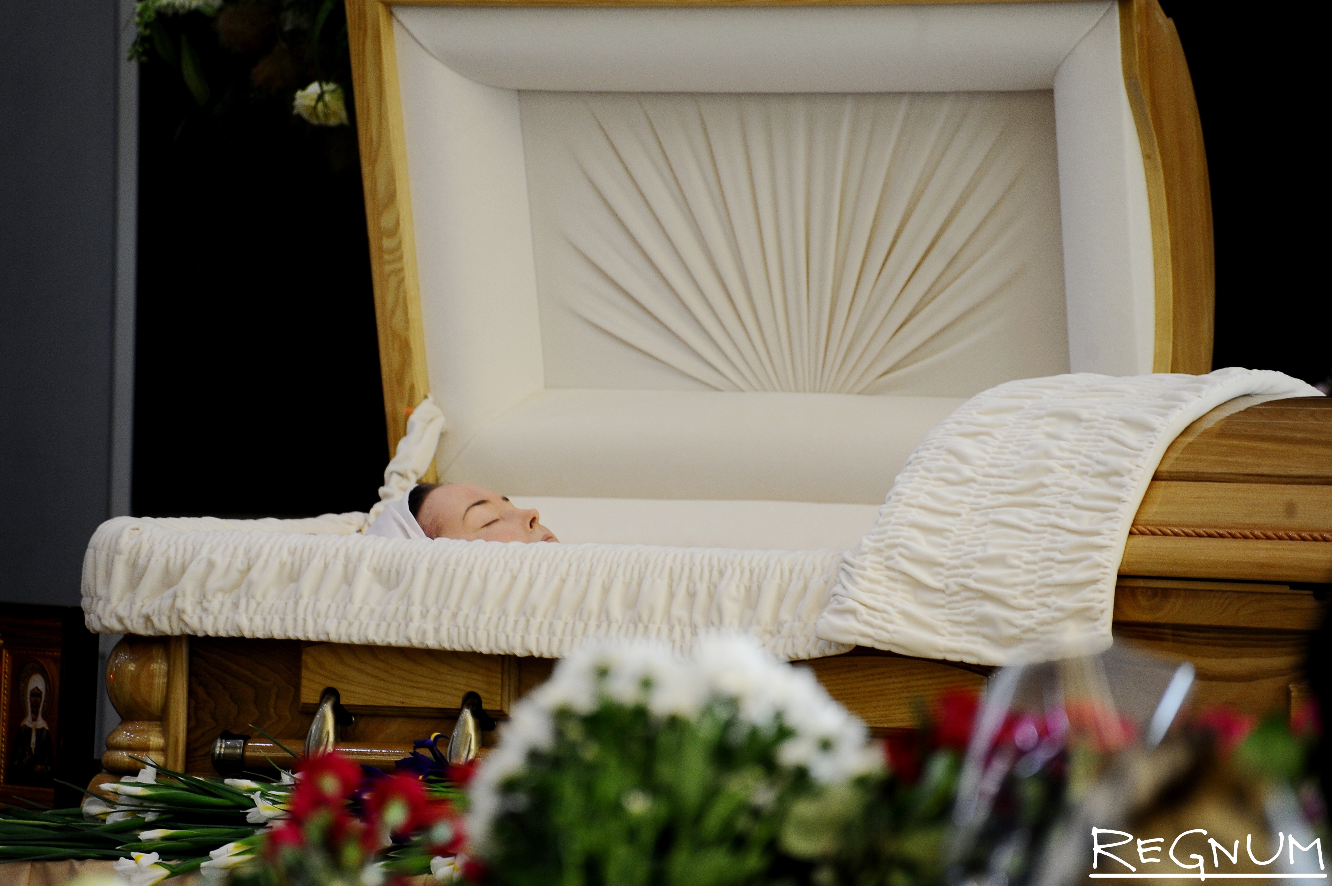 Фото похорон жанн. Похороны Жанны Фриске 2015. Похороны Фриске.