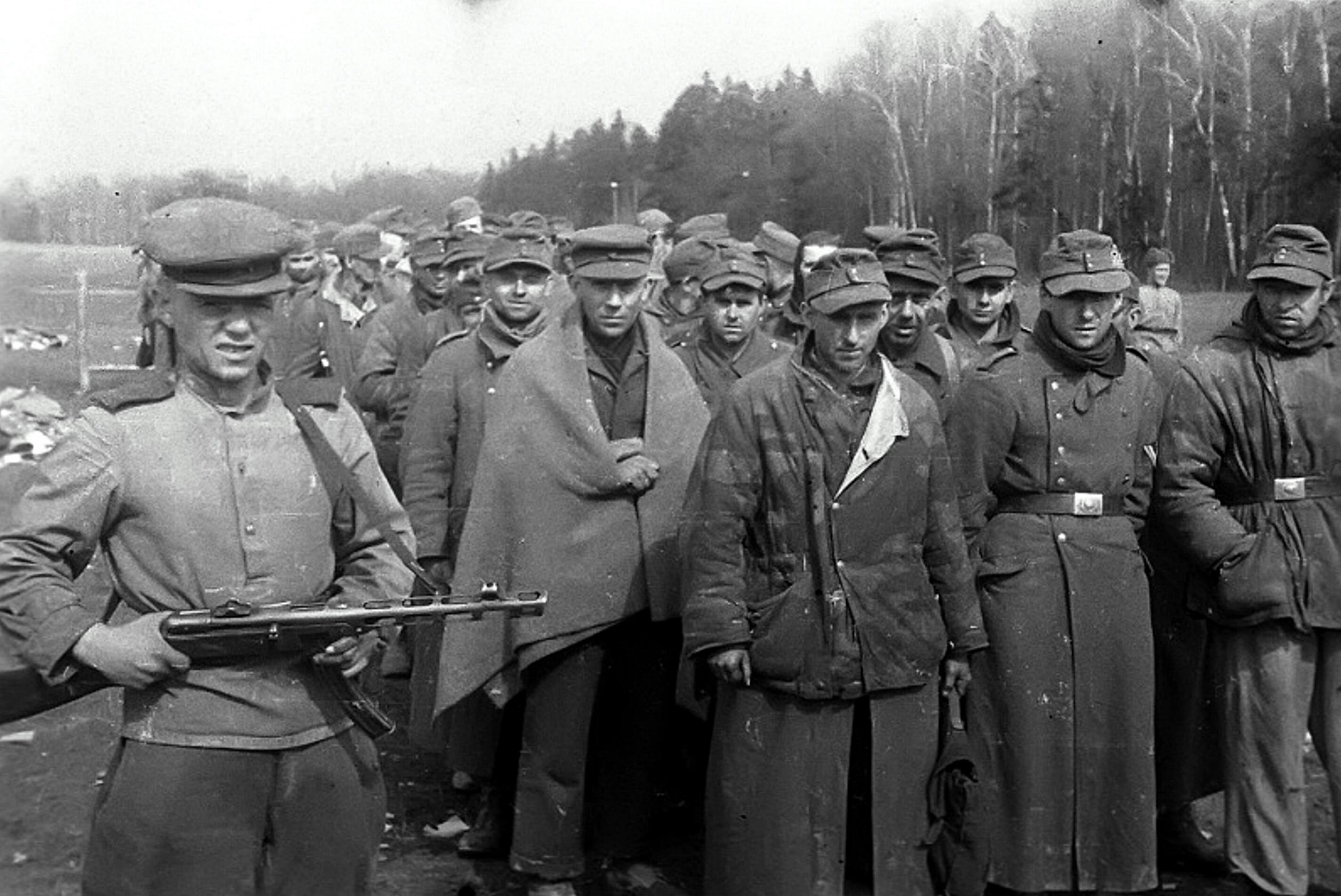 Пленные немецкие солдаты 1945