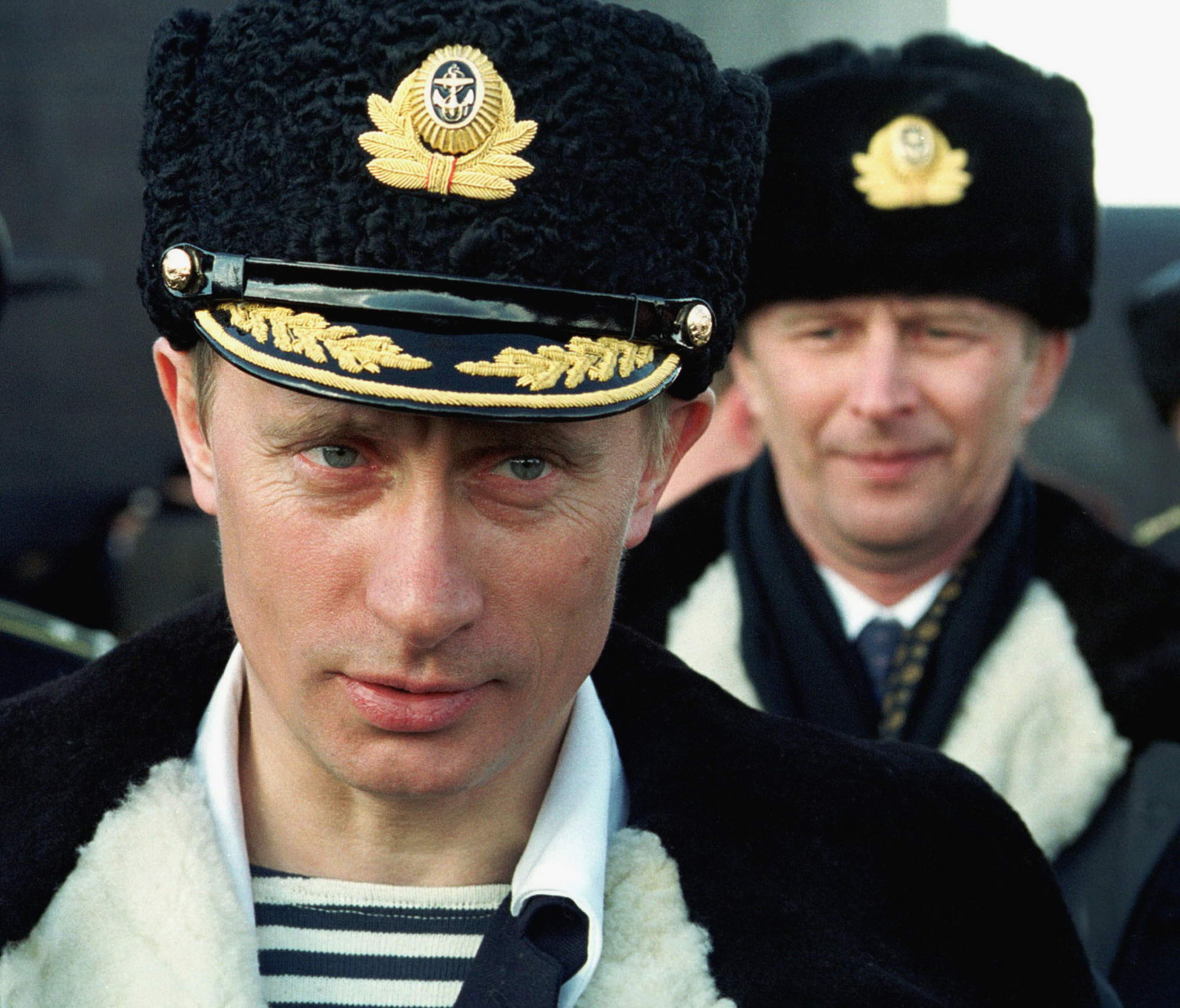 фото путина в форме главнокомандующего