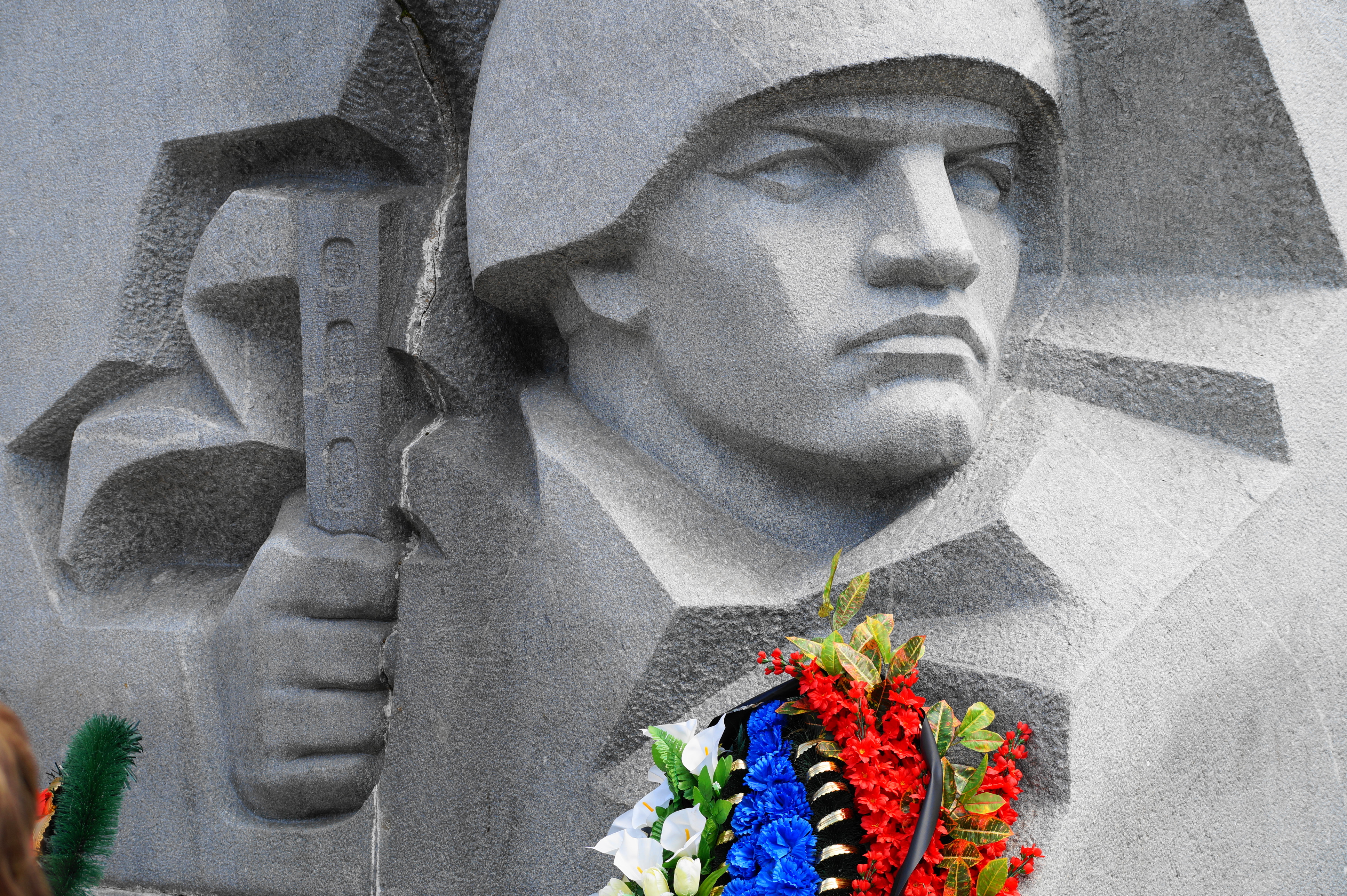 Памятники неизвестного солдата Ярославль
