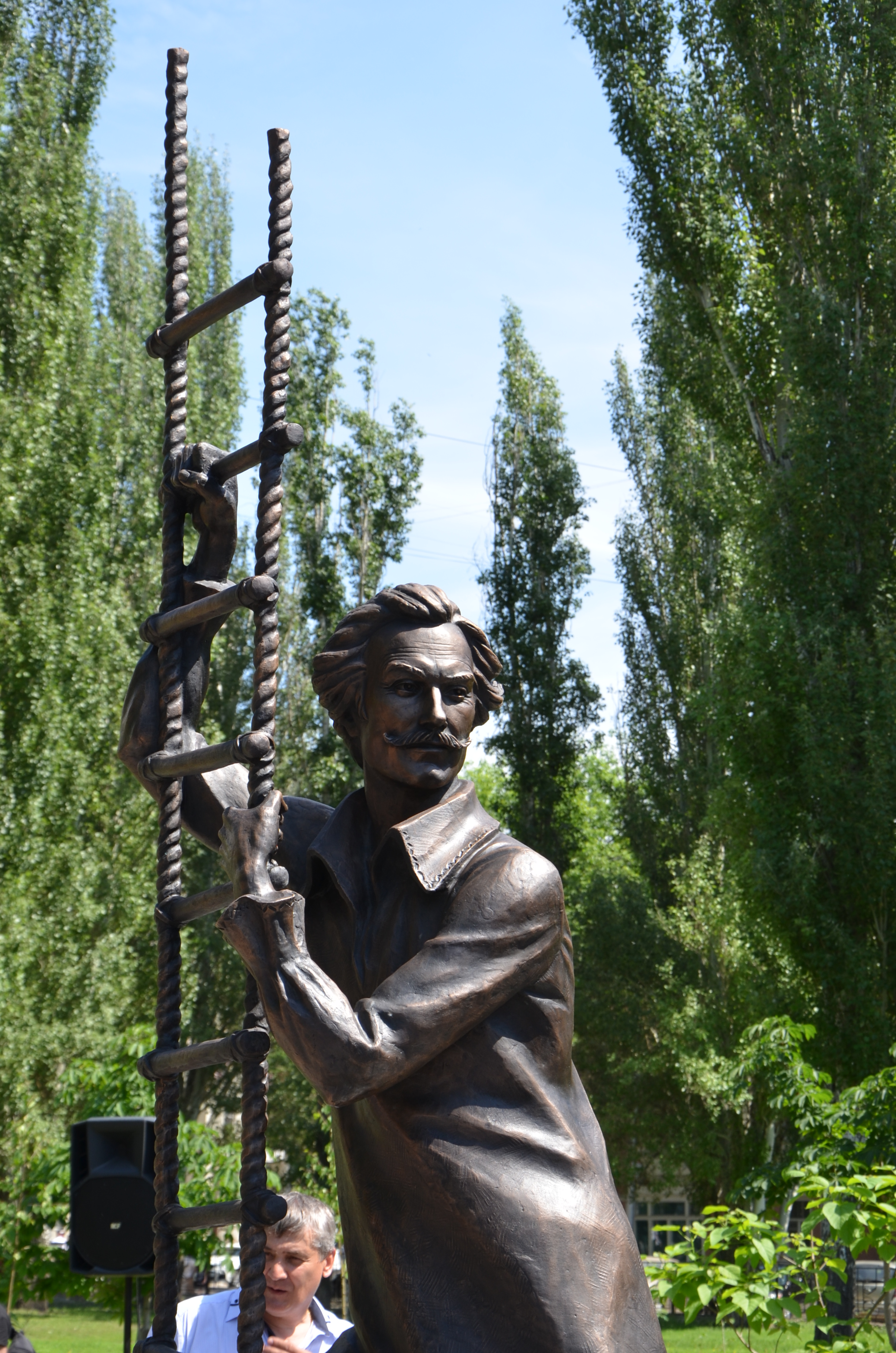 Памятник Янковскому в Саратове