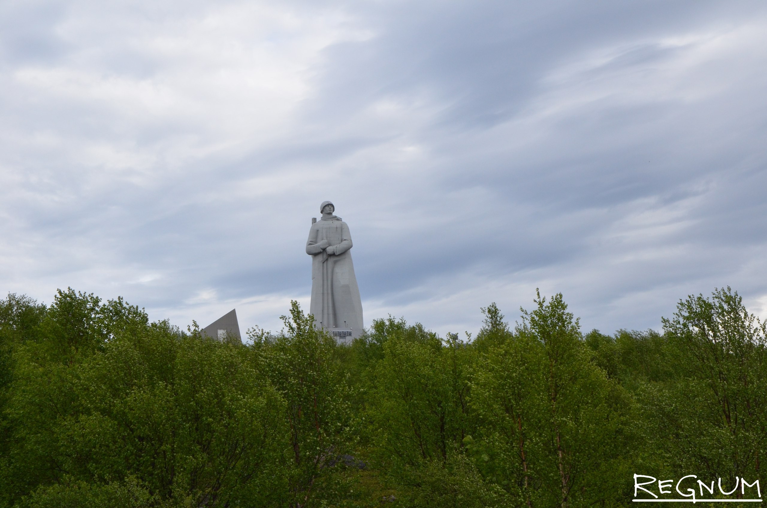 Село лбу и. Памятник бараний лоб в Мурманске.