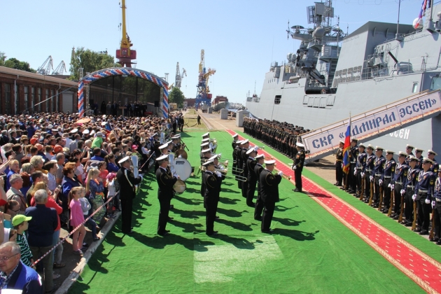 В Калининграде ВМФ России передан новейший фрегат «Адмирал Эссен»