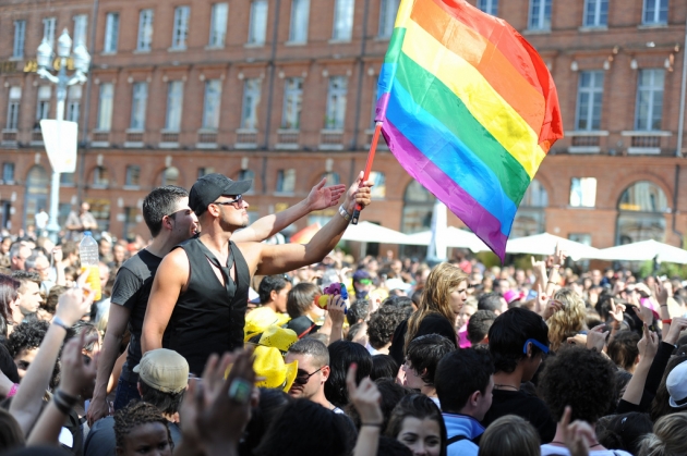 Гей-парад в Киеве собрал несколько сотен ЛГБТ-активистов и продлился 30 мин