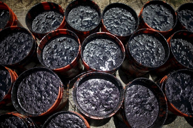 Коммерческие запасы нефти в США сократились на 0,9 млн баррелей за неделю