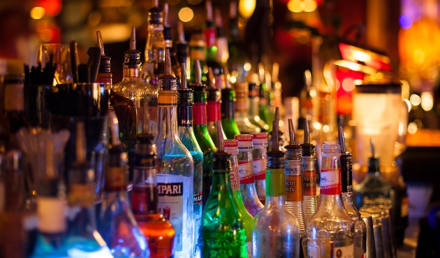 Алкоголь в Подмосковье подделывают тоннами: в Мытищах нашли 65 тыс. бутылок