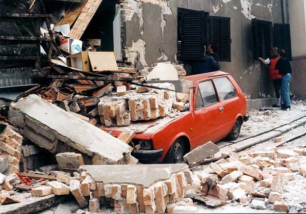 Бомбить Сирию по «югославскому сценарию» странно и деструктивно