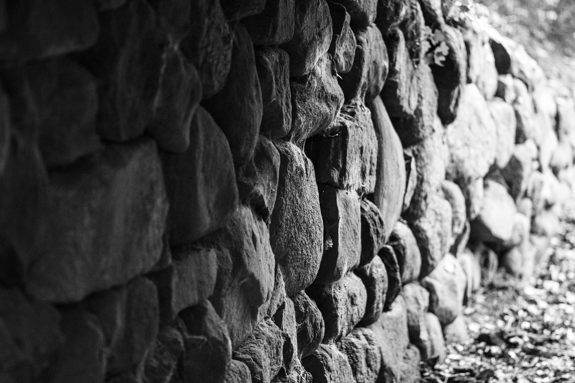 Каменные стенки без смс