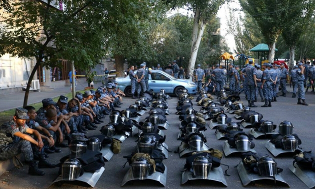 "Учредительный парламент” сообщает о попытке штурма здания полка ППС полиции Эребуни