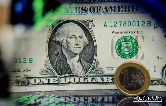 Доллар и евро. Дарья Антонова © ИА REGNUM