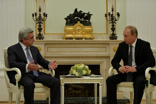 В Армении пытаются понять, с чем Путин поздравил Саргсяна