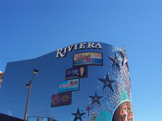 В Лас-Вегасе по решению властей взорвано знаменитое казино Riviera