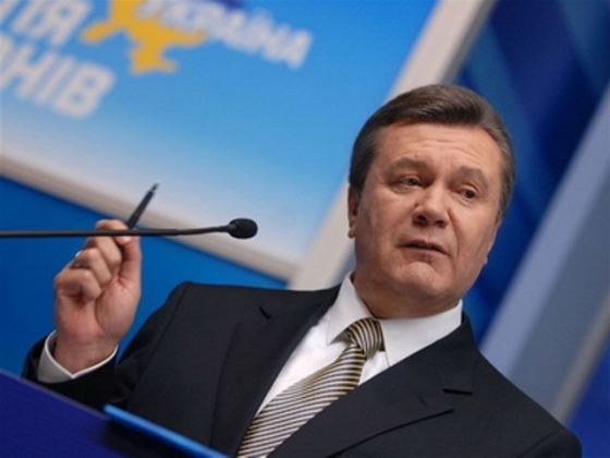 Янукович настаивает на выступлении в суде — адвокат