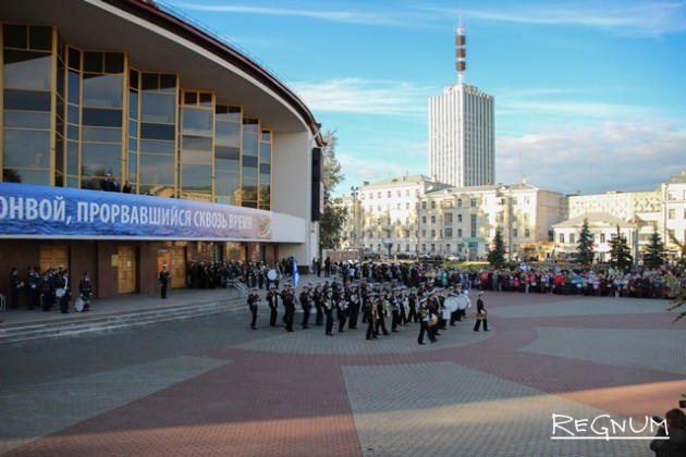 Принцесса Анна посетила концерт духовых оркестров в Архангельске