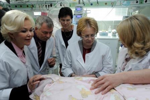 Вероника Скворцова посетила новый перинатальный центр в Калуге