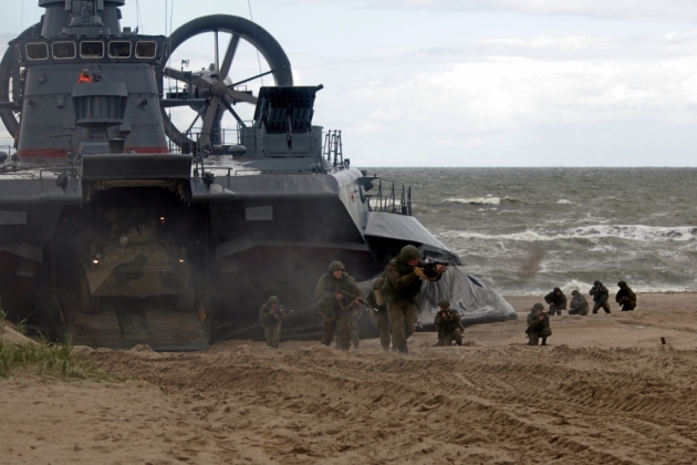 Второй раз за месяц десант высаживается на берег Балтики под Калининградом