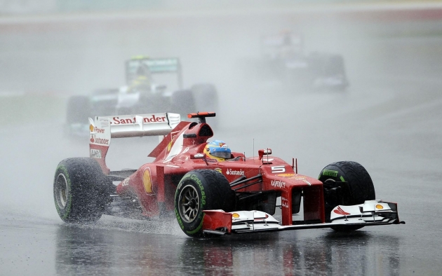 В 2017 году в «Формулу-1» вернут старт с места под дождем
