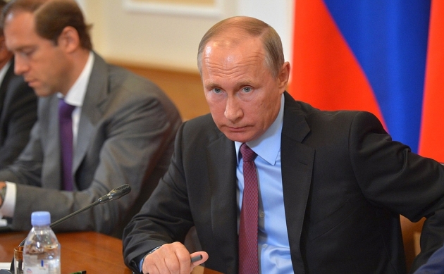 Путин предложил переводить малый бизнес на общую налоговую систему плавно