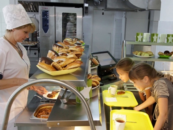 Сэкономят на детях: нижегордских школьников лишат льготных обедов