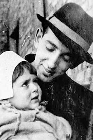 Александр Галич с дочерью, 1945 год