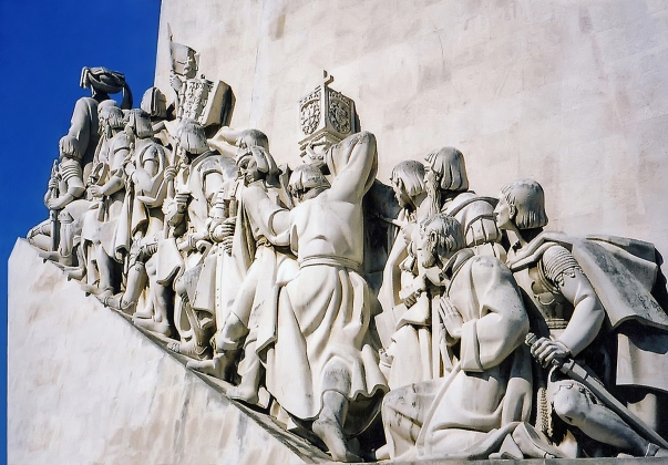 Памятник Первооткрывателям в Лиссабоне, Португалия