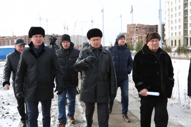 Глава Красноярска проинспектировал строительство дороги в «Слободе Весны»