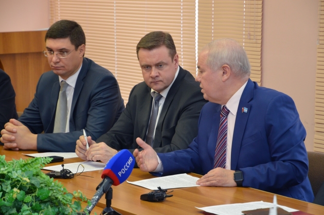 В Калуге депутаты Госдумы встретились со своими муниципальными коллегами