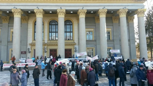 Сотни новосибирцев вышли на пикет для защиты «Богдашки»