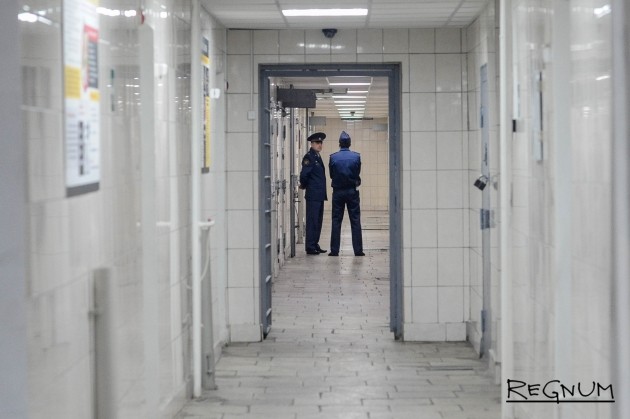 Суд продлил арест полковнику МВД Дмитрию Захарченко