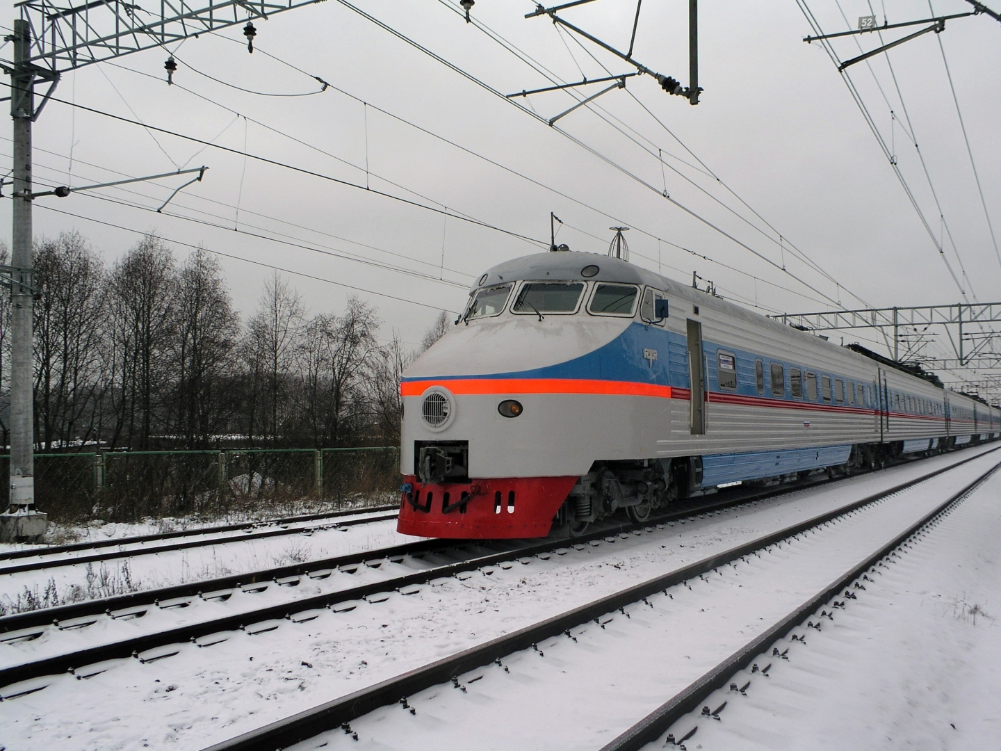 ЭР-200 на главном ходу Санкт-Петербург — Москва 