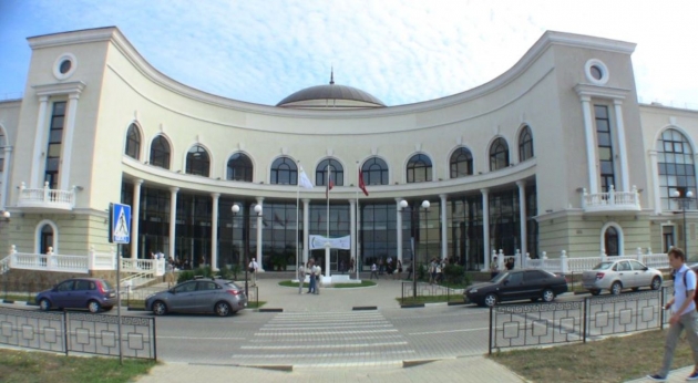 Севастополь: Здания Банковского института передадут Нахимовскому училищу