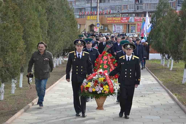 Траурный митинг, посвященный памяти погибших в результате теракта в Каспийске. 17 ноября 2015 года 