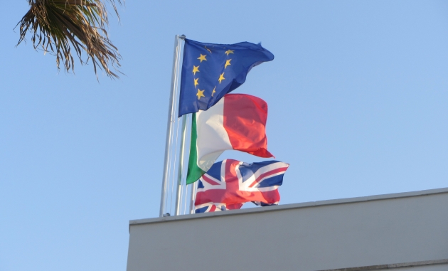 Financial Times: В случае провала референдума Италия рискует выйти из ЕС