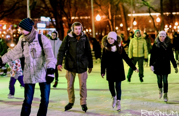 В Москве на Красной площади открыли ГУМ-каток