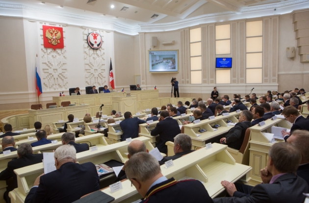 Госсовет Удмуртии одобрил сокращение числа депутатов на треть