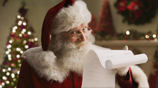 Учёные объяснили, как Санта-Клаус успевает раздать подарки за одну ночь