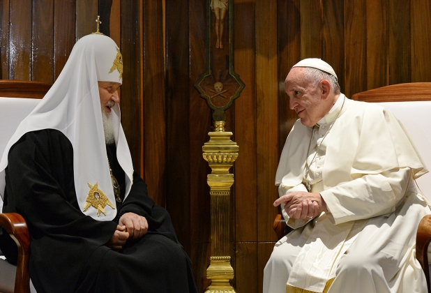 Патриарх Кирилл поздравил Папу Римского Франциска с юбилеем