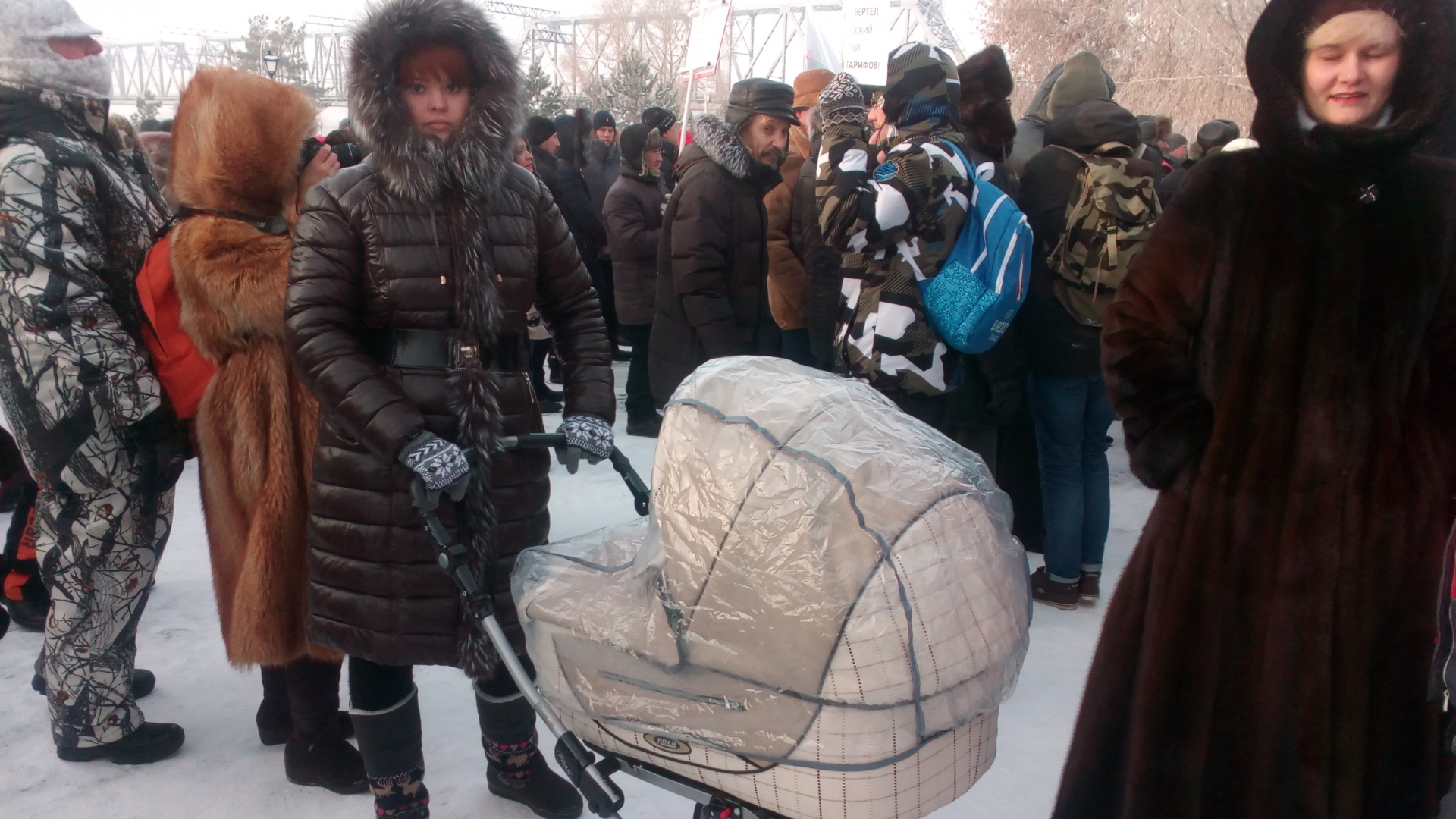  Анна Щербицкая пришла на акцию протеста с двухмесячным ребенком