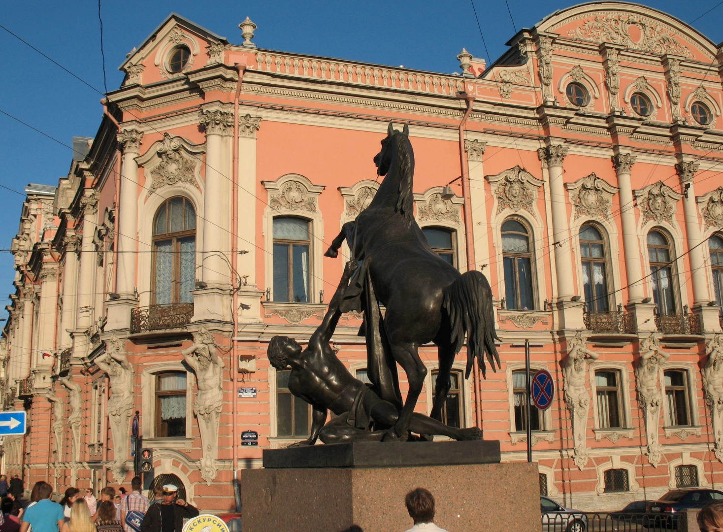 Аничкин дворец кони в Санкт-Петербурге