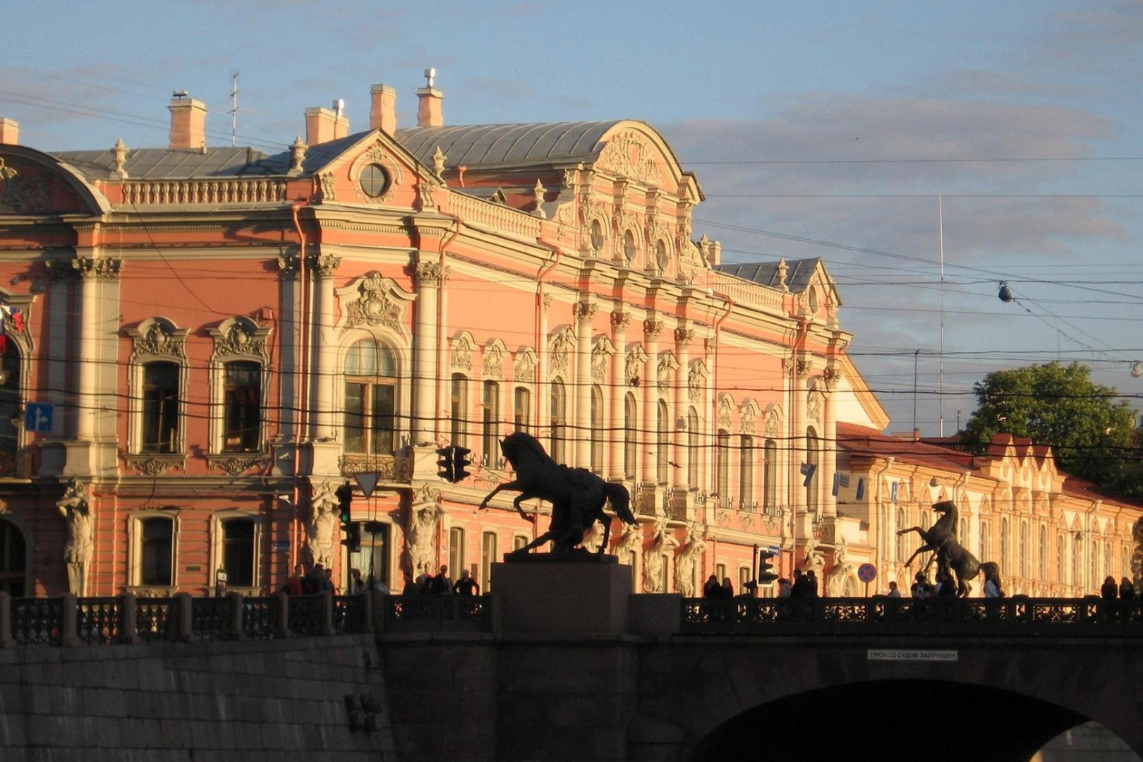 Лдм санкт петербург фото. Дворец Белосельских-Белозерских, Санкт-Петербург, Невский проспект, 41. Аничков мост дворец Белосельских-Белозерских. Аничков дворец в Петербурге. Дворец Белосельских-Белозерских Невский пр., д. 41.