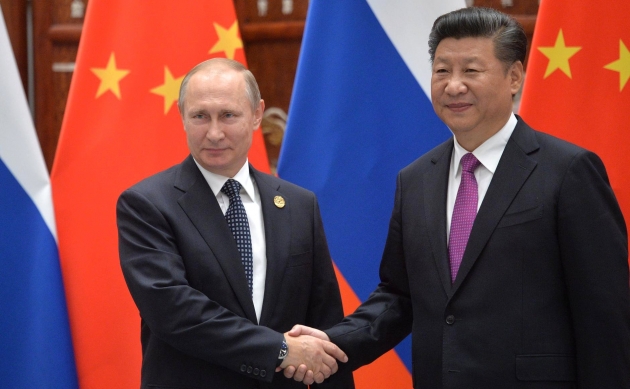 Си Цзиньпин поздравил граждан России и Владимира Путина с Новым годом