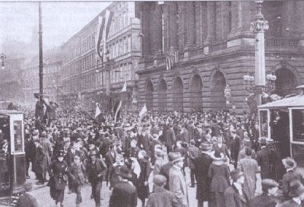 Улицы Праги. 28 октября 1918