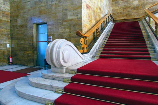 Лестница в здании турецкого парламента