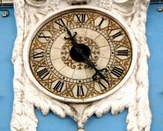 На башне Нахимовского училища в Петербурге спустя 40 лет пошли часы