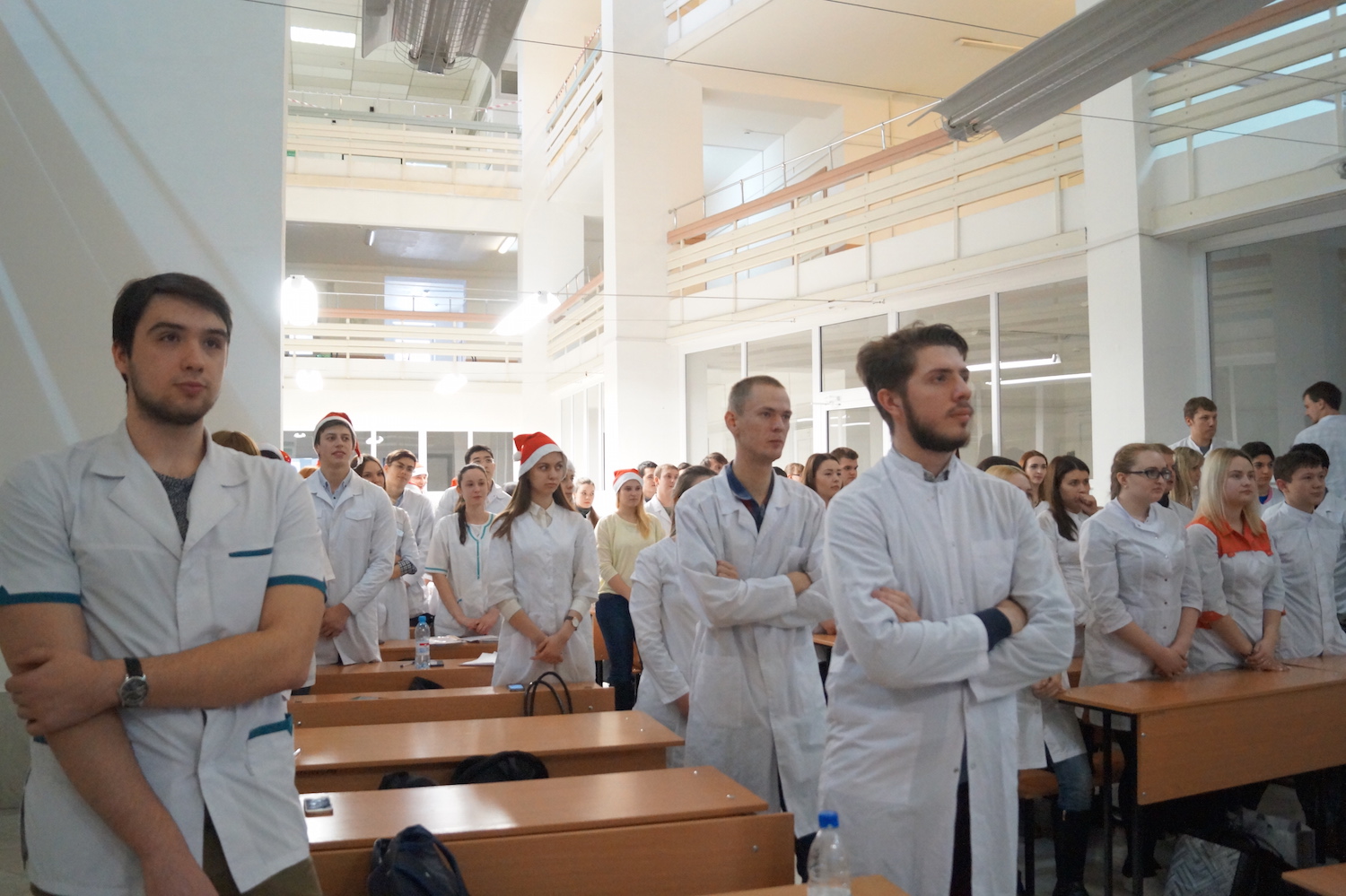 Национальная медицинская группа. АГМУ Барнаул. Алтайский государственный медицинский университет студенты. АГМУ выпуск 2021. АГМУ Астрахань внутри.