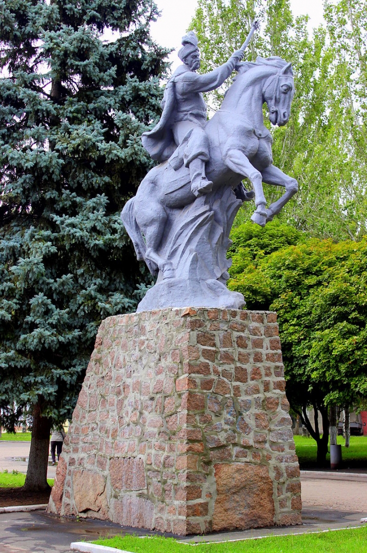 Памятник наде богдановой фото