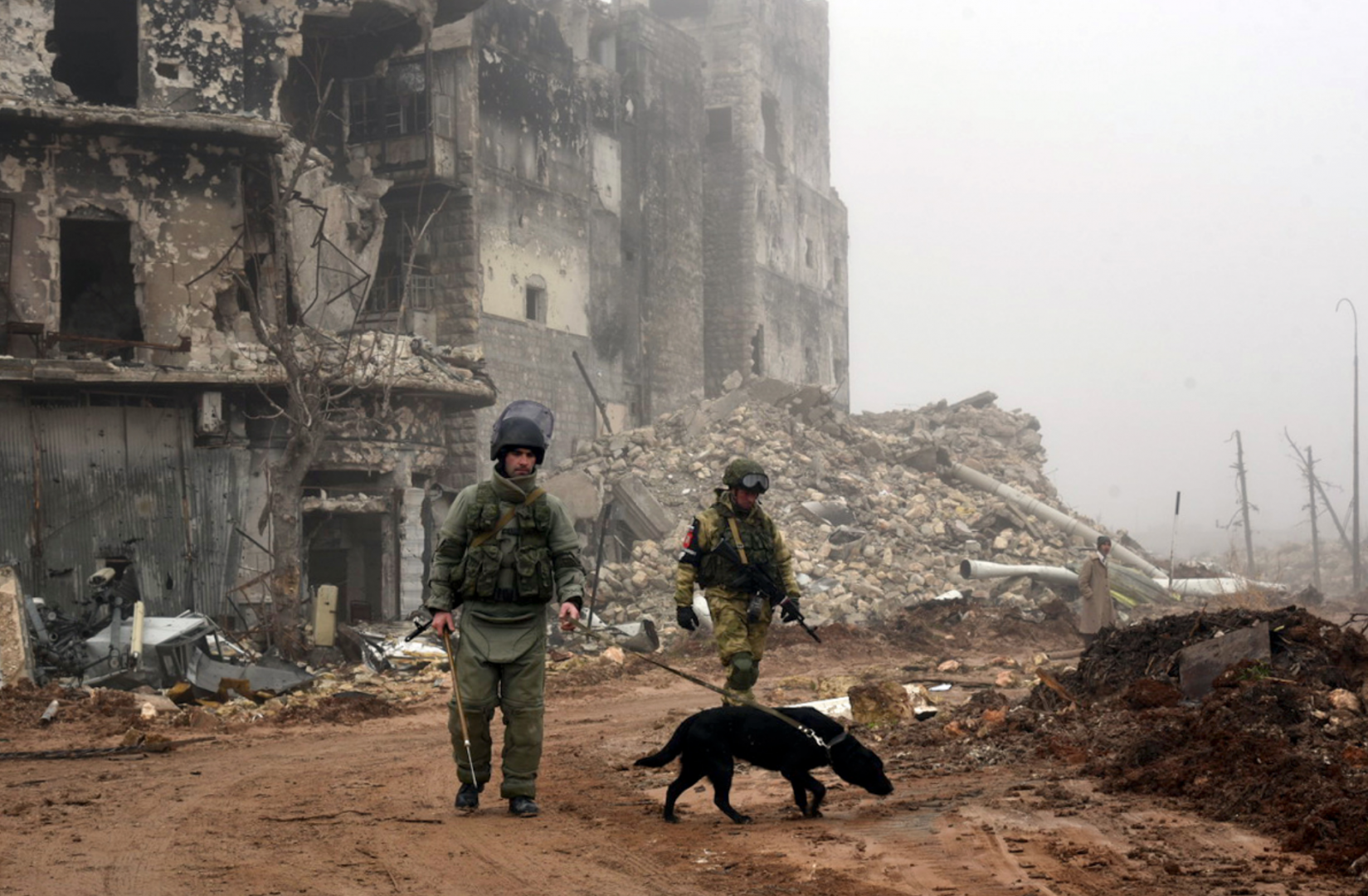 События на ближнем. Российские военные в Алеппо. Сирия война Россия. Война в Сирии армия России.