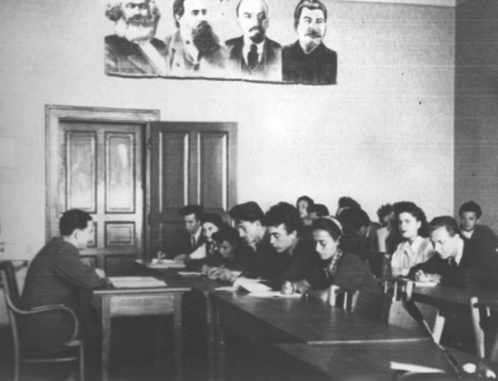 Занятие по диалектическому материализму в Румынии. 1951