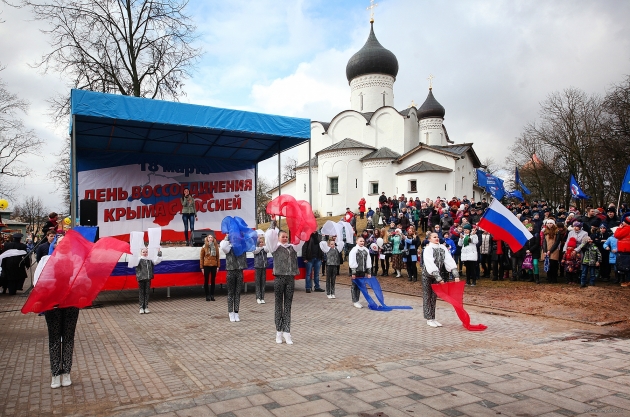 Крымский митинг-концерт в Пскове посетили 3,8 тысячи человек