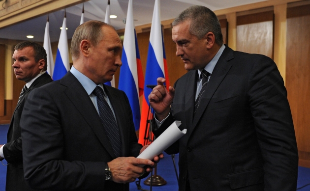 Аксенов предложил оставить Путина пожизненным президентом